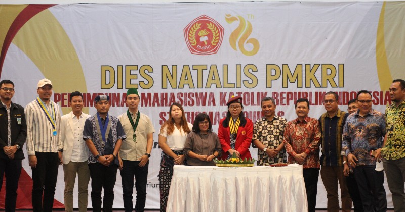 Ketua PP PMKRI, Tri Natalia Urada bersama Ketua-ketua Kelompok Cipayung Plus, dan Anggota Penyatu PMKRI