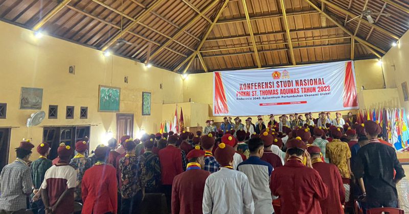 Penutupan kegiatan Konferensi Studi Nasional yang diselenggarakan di Denpasar Bali sejak 19-25 November 2023 dan menyuarakan Isu Kemanusiaan yang terjadi di Pupua oleh ketua-ketua presidum PMKRI se-Indonesia